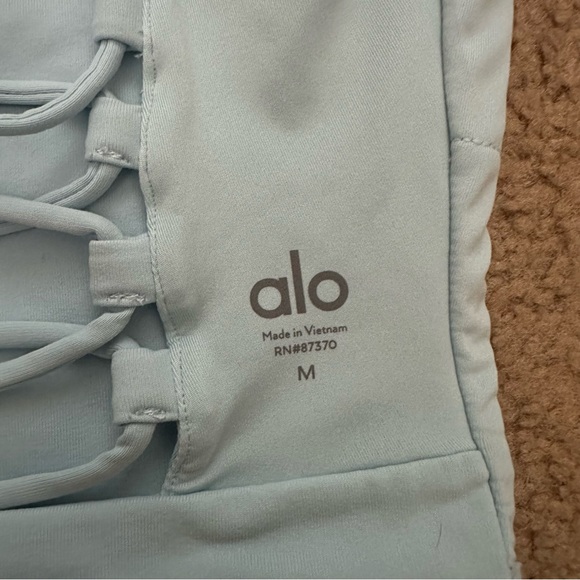 ALO Yoga Top - Picture 4 of 5